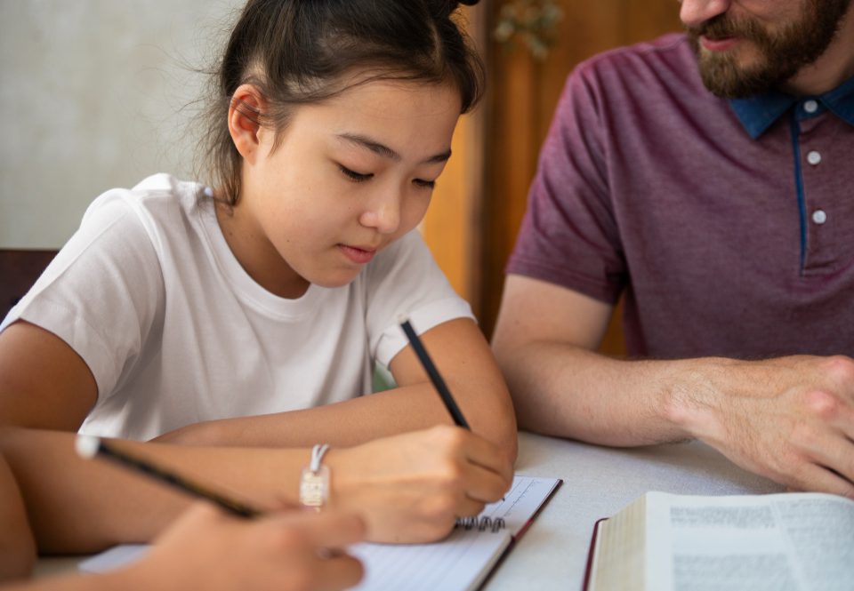 gianh-quyen-nuoi-con